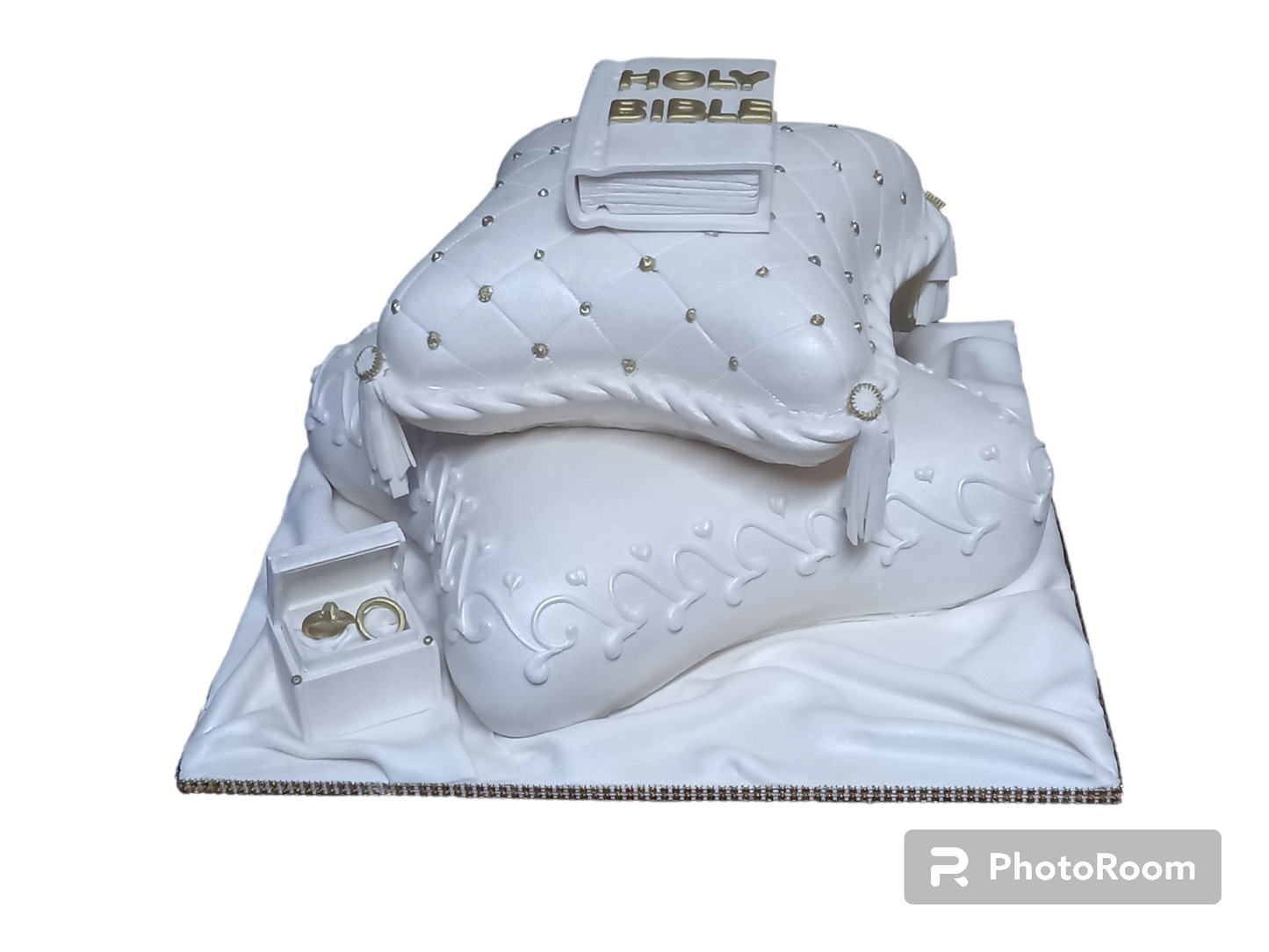 ENGAGEMENT CAKE