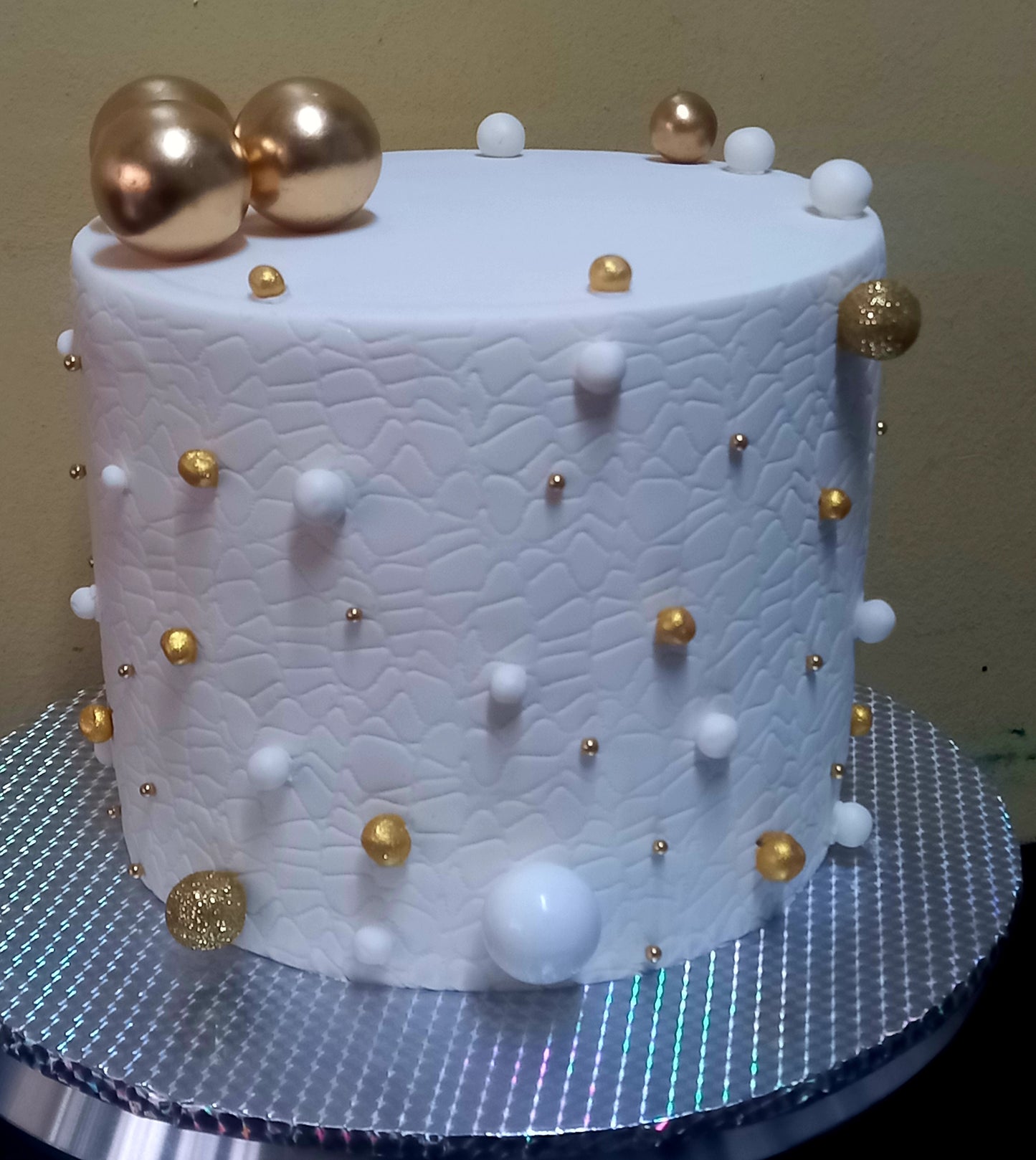 TL011 - SIMPLE TALL CAKES