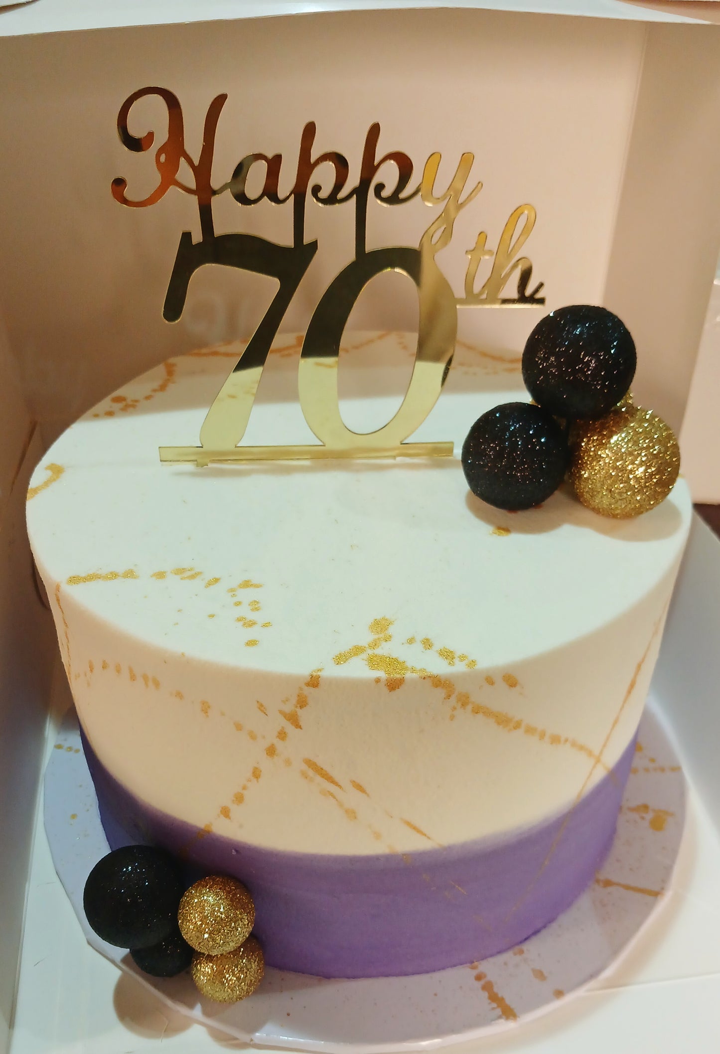 TL001 Tall Buttercream cake with cake toppers