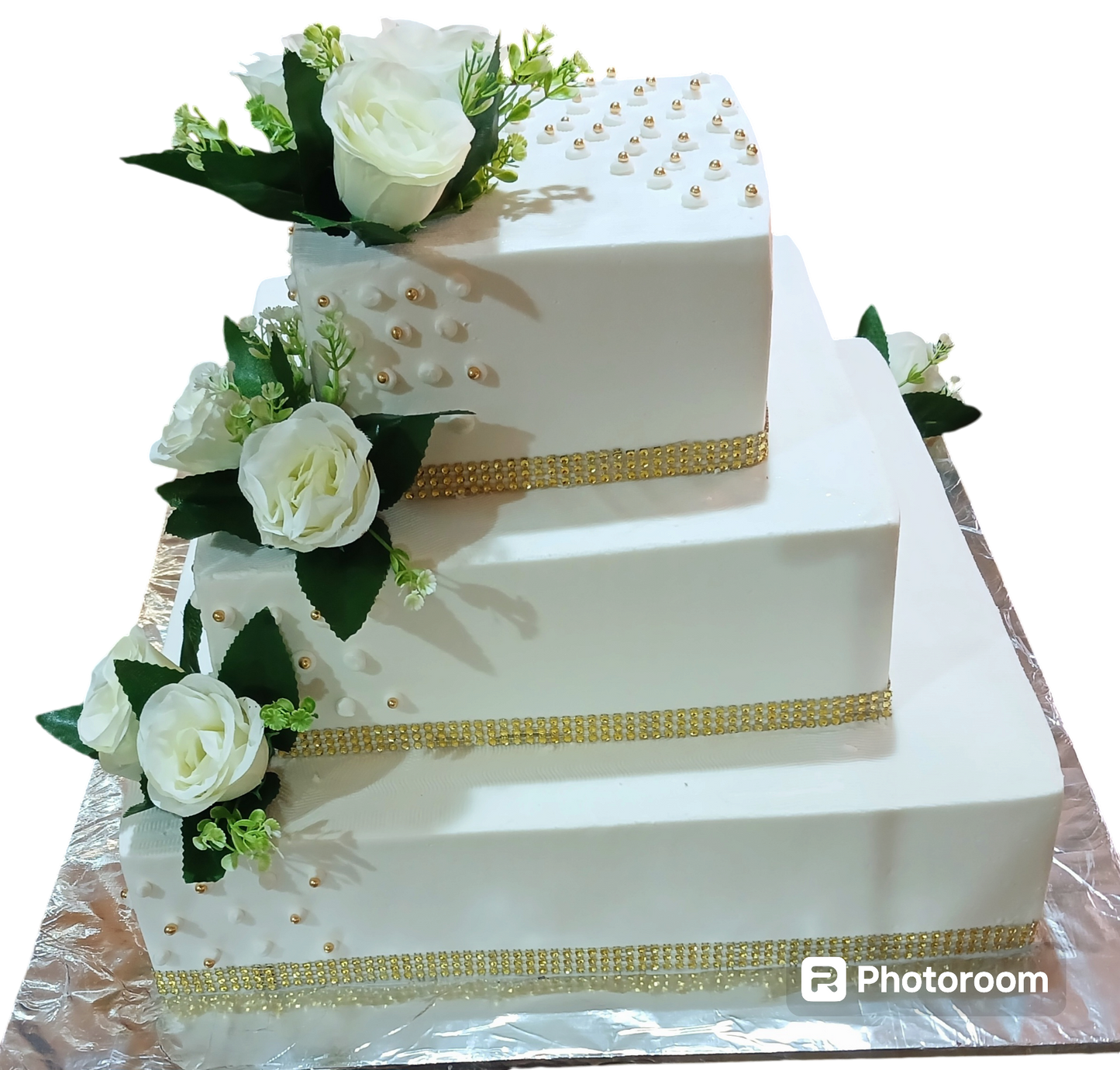 3T001- 3 Tiered Square buttercream cake