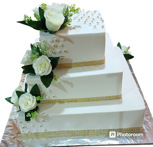 3T001- 3 Tiered Square buttercream cake