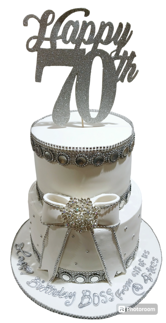 2T020 - 2 Tier Fondant cake with Bling