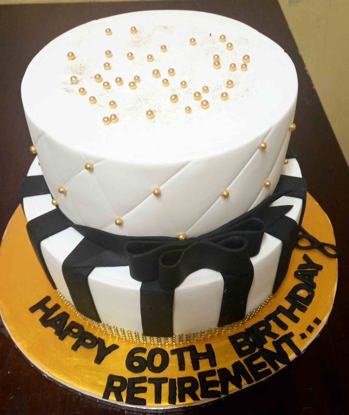 BS004 -BESPOKE TIERED FONDANT CAKES